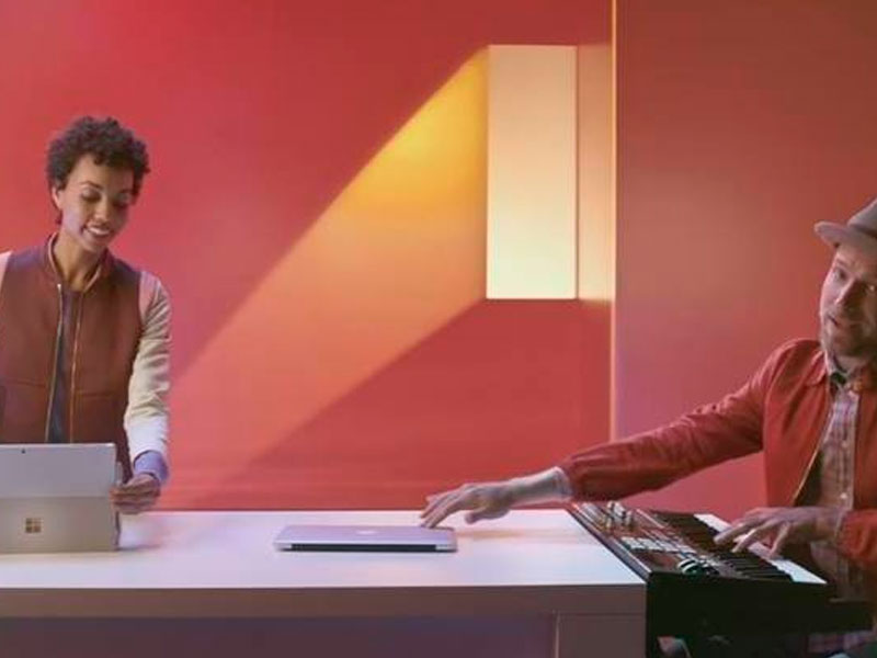 Microsoft cria jingle para criticar Macbook