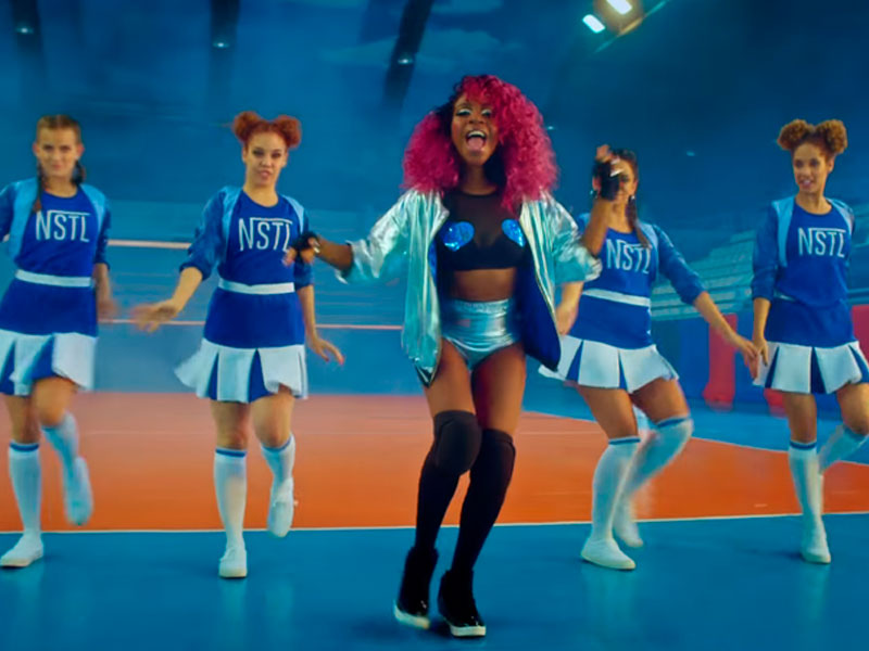 Nestlé lança clipe com seu time de vôlei e Karol Conka